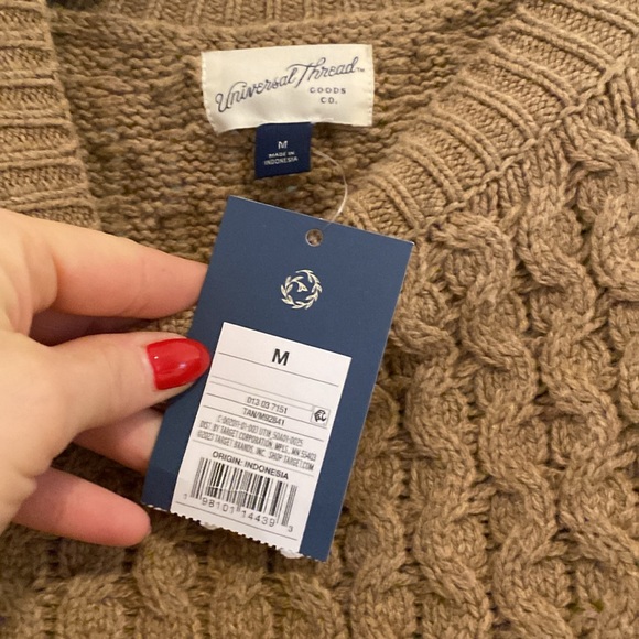 Vintage Threads Tan Cable Sweater - Picture 3 of 3